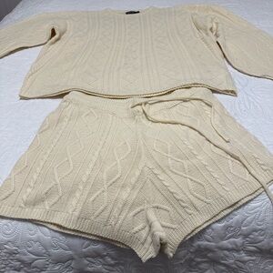 NWOT Lovely Cream Cable Knit Sweater & Shorts Set Size M